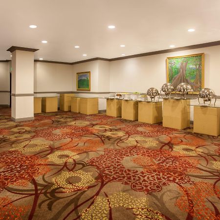 Hotel Crowne Plaza Panama By Ihg Exterior foto